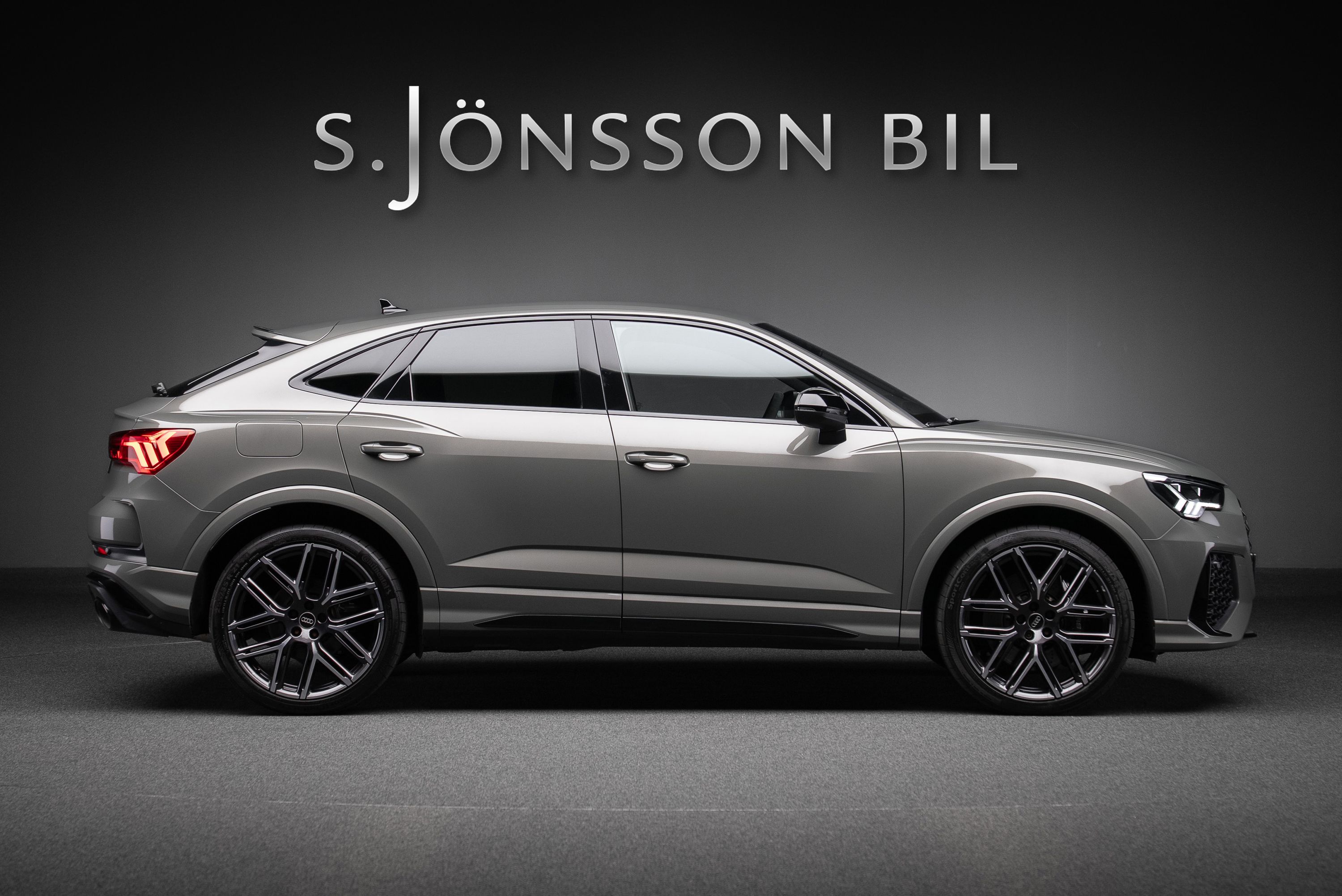 Audi RSQ3 Sportback 10 Years Edition till försälning