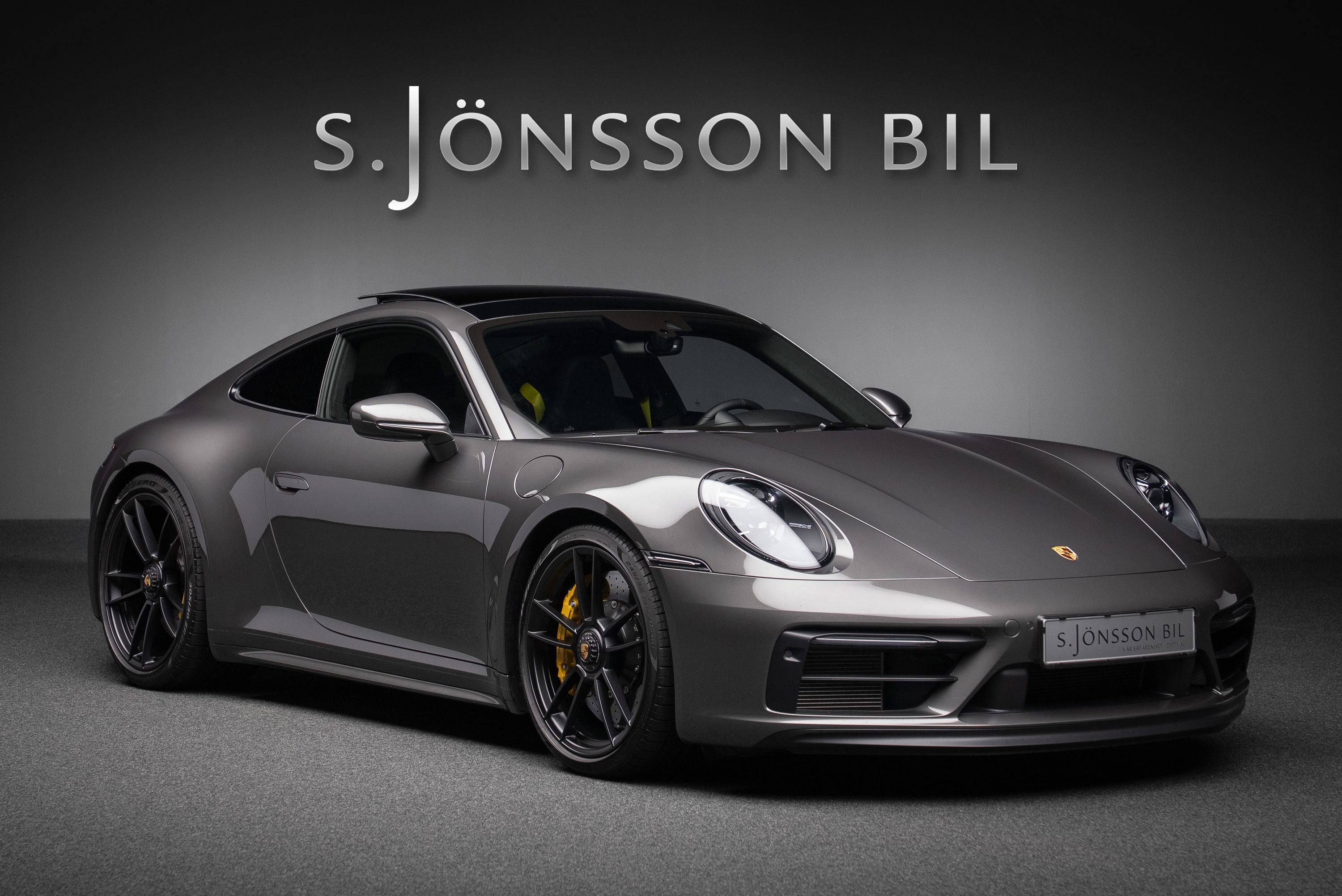 Porsche 911 Carrera 4 GTS